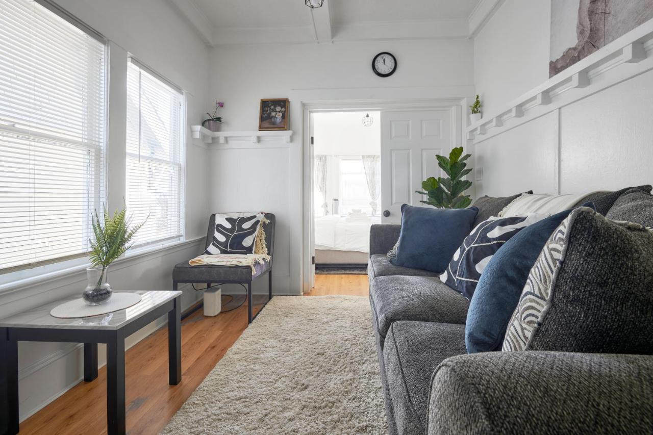 Beautiful Oakland Exterior photo